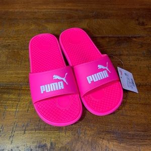 Puma pink Slides size 10.